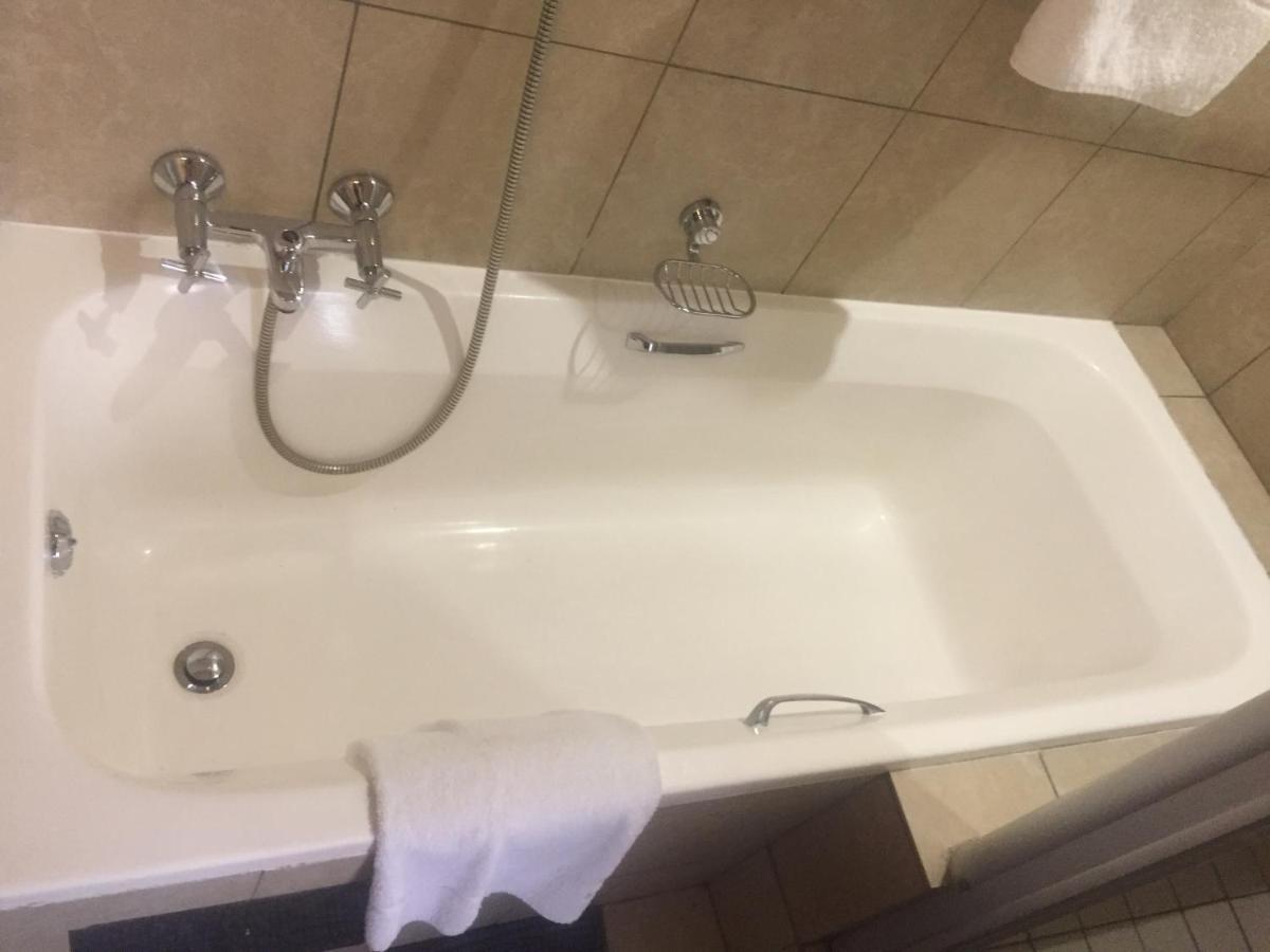 Mabungubwe Hotel Apartments - Home Away From Home Joanesburgo Exterior foto