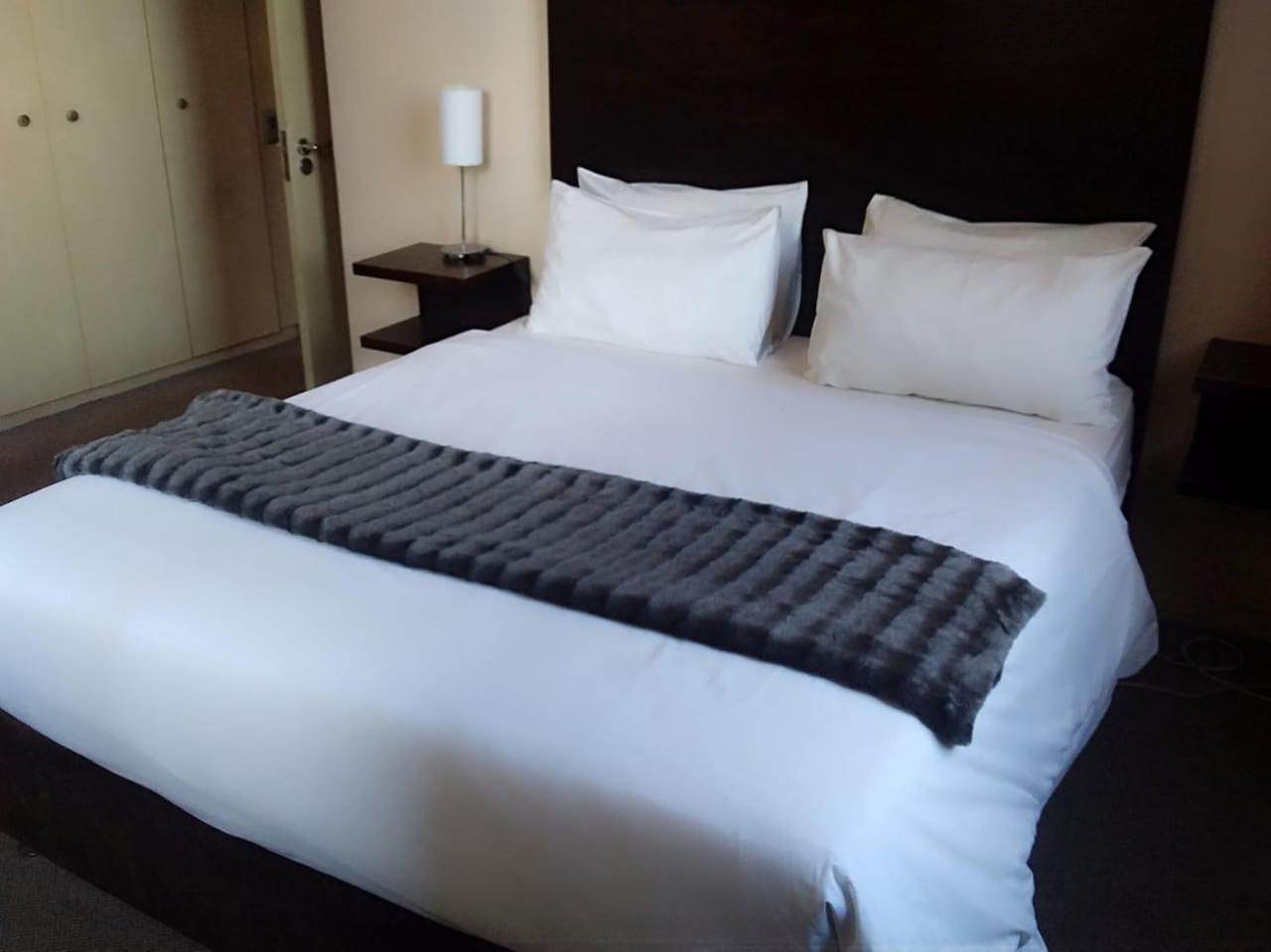 Mabungubwe Hotel Apartments - Home Away From Home Joanesburgo Exterior foto